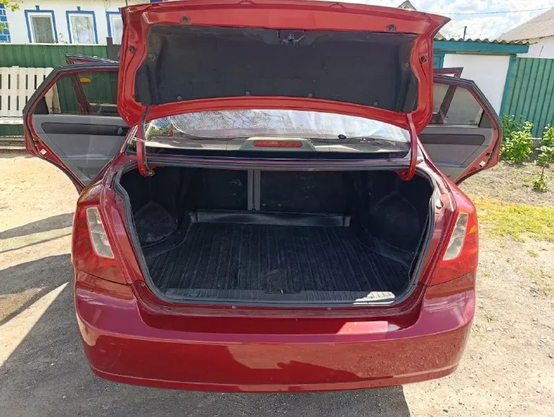 Chevrolet lacetti, 2008🚗 🐎мкпп⚙ двигатель обслужен не дымит, масло не ест⌛ мкпп работает исправно, передачи не хрустят⏱ сцепление новое, тормозные диски новые. хорошее состояние кузова⛏ птс оригинал✔ ходовая мягкая⚾ 1 хозяин за все время эксрлуатации✅ музыка, два ключа два брелка. led освещение💎 электро регулировка зеркал❗ 2 электро стеклоподъемника⚡ дно в хорошем состоянии💥 технически обслужена😐 электрика без нареканий⚡ цена 420 тыс торг‼ +79493609909 обмен с вашей доп. цена и состояние 🔥 - фотография - 7