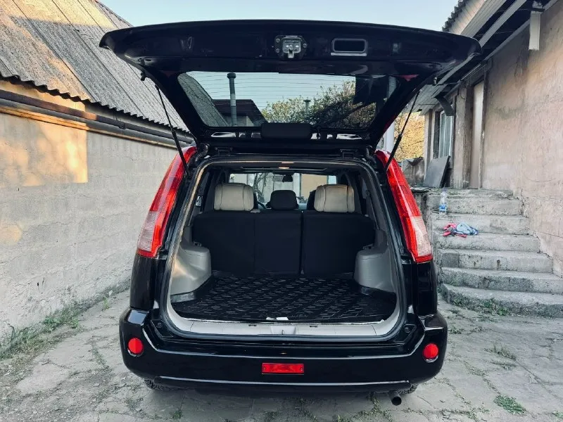 Собственник! Гаражное хранение продам x-trali в кузове t30 2006 года, объем 2.5 литра (бензин), мкпп, полный привод. Сборка япония. Два ключа. Vin : jn1tbnt30u0121013.во владении более пяти лет, постоянный учет рф. Переоформление без проблем. Пробег 237 954 км (родной, не скручен). Два комплекта резины r17 (зима/лето). Кузов в отличном состоянии, без дтп, есть два косметических окраса(передний бампер и капот, были сколы), окрашены более двух лет назад, остальное все в родной краске. Кузов покрыт гидрополимером и обновлен в этом году. Салон как новый, ничего не затерто, не пропалено. Перешит качественно руль, заменена штатная магнитола на андроид, заменены все динамики а дверях, чехлы сидений, два комплекта ковриков. По тех части все отлично, мотор весь сухой, без запотеваний и течей, ходовая как мячик, заменены тормозные диски и колодки вкруговую с переборкой и покраской суппортов. Заменены кольца, вкладыши и сделан полный ребилд гбц. Заменены масла кпп и двс + ф
📞 Звоните: +7(949)3180505 - фотография - 4