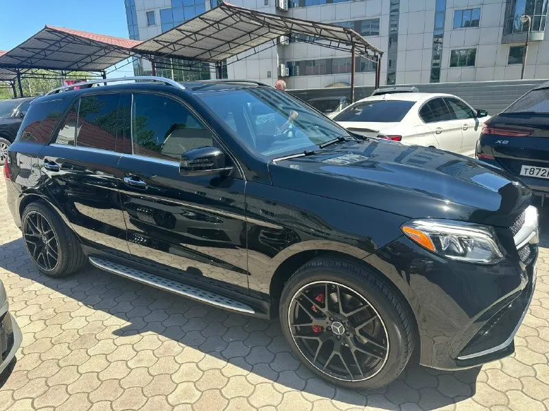 Продам mercedes benz w166 gle 350 2018 года выпуска полный привод мотор 3.5 атмосферный 90000 км родного пробега коробка 8-ступенчатый автомат музыка harman kardon бесключевой доступ всех дверей подогревы сидений без пневмы климат контроль черный потолок люк мертвые зоны радар приближения удержание полосы кнопка start-stop электра регулировка, память сидений, руля электра привод богажника парк троники в круг камера заднего вида car play, android car r21 летние и r19 зимние колеса все родные стекла, включая лобовое была произведена 22.05.26 полировка кузова, нанесение керамики и химчистка салона в одних руках 3 года покупалась на пробеге 40000 км заменены все масла и фильтра-двигатель, коробка, раздатки состояние отличное! любые проверки цена-4.300.000 торг уместен тел +79495049495 📞 звоните: +7(949)5049495 - фотография - 1