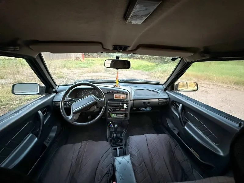 Продам ваз 2115 2005 года двигатель 1.5, работает отлично, кпп без нареканий, не хрустит, не вылетает, сцепление менялось (2.000 - 3.000 тыс. км. назад) ходовка в отличном состоянии кузов с небольшими дефектами, а так же есть сколы на лобовом стекле. есть музыка, стеклоподъёмники, хороший свет по документам всё отлично птс, стс на руках, рф учёт машина в идеальном техническом состоянии, доедет куда угодно цена 220 тысяч + торг, в подарок отдам летнюю резину осмотр в макеевке, звонить +7 (949) 318-76-34, если вдруг не ответил телеграмм по этому номеру. 📞 звоните: +7(949)3187634 - фотография - 6
