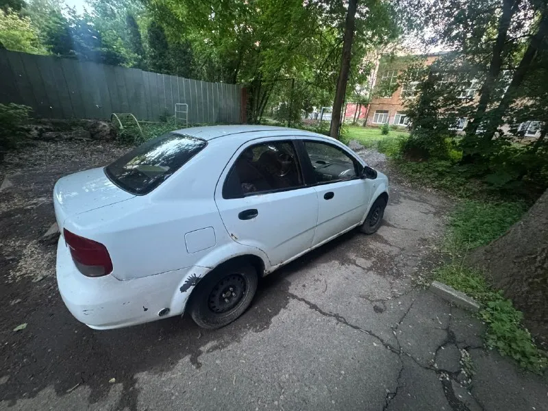 Я владелец, 2005 год, chevrolet авео, 1.5, механика ездил в основном на дачу, машина не новая, стоит планшет и камера заднего вида, есть газ, в том году перебирал всю ходовку. цена: 240.000 рублей с торгом феникс: +7949-336-94-99 📞 звоните: +7(949)3369499 - фотография - 2