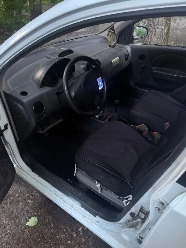 Я владелец, 2005 год, chevrolet авео, 1.5, механика ездил в основном на дачу, машина не новая, стоит планшет и камера заднего вида, есть газ, в том году перебирал всю ходовку. цена: 240.000 рублей с торгом феникс: +7949-336-94-99 📞 звоните: +7(949)3369499 - фотография - 4