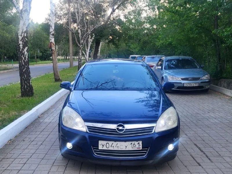 Продам авто opel astra h рейсталинг ( opel астра н) цена: 465.000 руб пробег: 200.000 год выпуска: 2008 год город: донецк номер: +79498515415 +79490860631(max, telegram) автомобиль в отличном состояние для своих лет, очень надежная, семейная и практичная машина. без подводных камней. в таком состояние за такие деньги на авторынке найти тяжело. отличная комплектация: климат холодит, подогревы, партронок, мультируль, хорошая аудио система, камера заднего вида, видеорегистратор, датчики дождя и света, и много других интересных функций. работает в автомобиле всё. переоформление без проблем, на любое сто готов поехать, два ключа, масло не расходует, коробка идеальная, двигатель без нареканий, ходовая перебранна. на остальные вопросы готов ответить по телефону. 📲 tg: ⚡️ 📞 звоните: +7(949)8515415 - фотография - 2