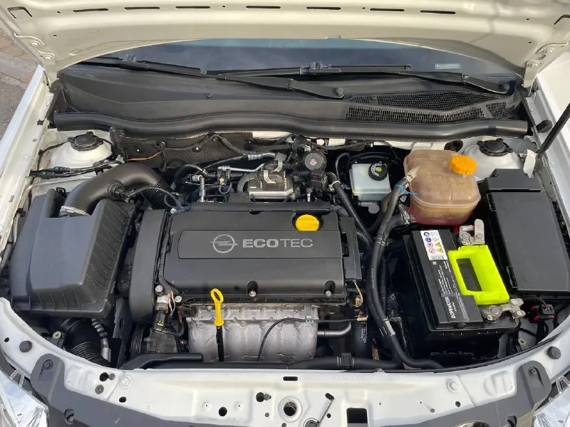 Opel astra h - 2011 год, седан, 1.8 бензин, механика, прочитайте всю информацию про автомобиль внимательно! в продаже капсула времени! любые проверки, сто и тд! автотека и вся история прозрачная и совпадает с описанием!!! родного пробега 99 тысяч километров! один собственник за всю историю, машина покупалась в официальном дилере, эксплуатация сугубо местная! весь комплект ключей! самая полнейшая комплектация которая существует, парктроники, климат контроль двух зонный, подогрев сидений, круиз контроль, и много чего еще! так же стоит дорогая сигнализация. второй комплект зимней резине на дисках в подарок цена 850 тысяч рублей для более детальной информации звоните +79495180296 или обмен - фотография - 9
