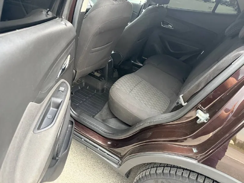 Opel mokka 2014 год 1.4т бензин на обычном автомате! родной пробег 184000км, хорошее состояние:мотор работает ровно без посторонних шумов и ошибок. коробка переключает четко без толчков и рывков. кузов оцинкованный! цена 850 000 рублей город донецк. юридически автомобиль полностью чист и готов к постановке на учет(техосмотр пройден) +79493710826 (telegram, max) по запросу отправим обзор автомобиля. 📞 звоните: +7(949)3710826 - фотография - 10