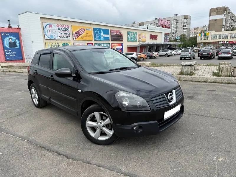 Nissan qashqai 2008 — 2.0 бензин, полный привод. подтвержденный родной пробег 196 000 км. отличное состояние. максимальная комплектация: панорамная крыша, все стекла родные, включая лобовое. оцинкованный кузов без коррозии. работает ровно, коробка переключает мягко. ходовая без стуков. автомобиль готов к эксплуатации — сел и поехал. полный порядок по документам, техосмотр пройден. цена: 780 000. г. донецк. контакт: +79493710826 (telegram, max). можем предоставить все данные по автомобилю. 📞 звоните: +7(949)3710826 - фотография - 1