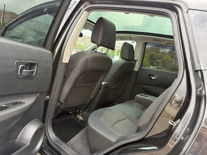 Nissan qashqai 2008 — 2.0 бензин, полный привод. подтвержденный родной пробег 196 000 км. отличное состояние. максимальная комплектация: панорамная крыша, все стекла родные, включая лобовое. оцинкованный кузов без коррозии. работает ровно, коробка переключает мягко. ходовая без стуков. автомобиль готов к эксплуатации — сел и поехал. полный порядок по документам, техосмотр пройден. цена: 780 000. г. донецк. контакт: +79493710826 (telegram, max). можем предоставить все данные по автомобилю. 📞 звоните: +7(949)3710826 - фотография - 10