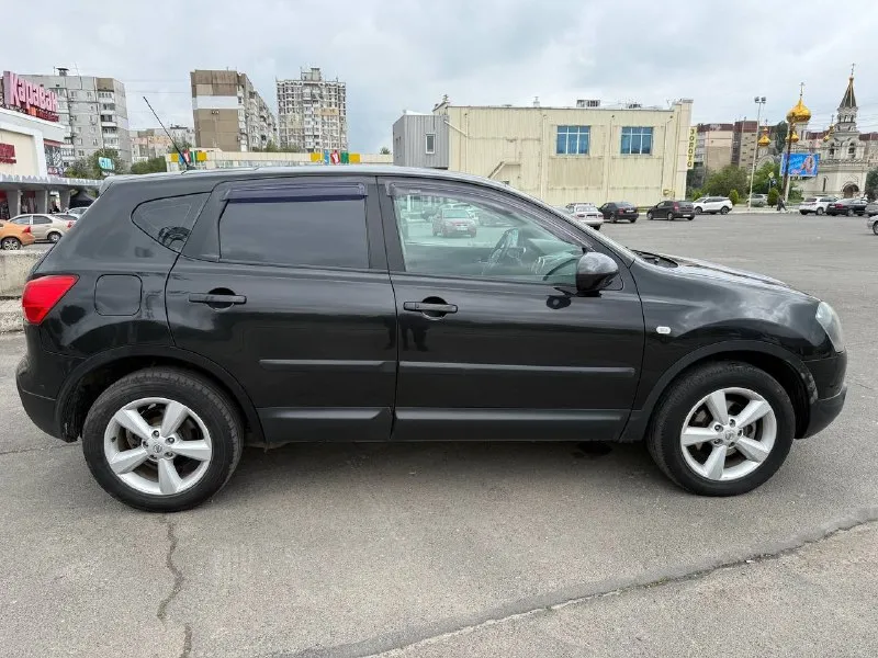 Nissan qashqai 2008 — 2.0 бензин, полный привод. подтвержденный родной пробег 196 000 км. отличное состояние. максимальная комплектация: панорамная крыша, все стекла родные, включая лобовое. оцинкованный кузов без коррозии. работает ровно, коробка переключает мягко. ходовая без стуков. автомобиль готов к эксплуатации — сел и поехал. полный порядок по документам, техосмотр пройден. цена: 780 000. г. донецк. контакт: +79493710826 (telegram, max). можем предоставить все данные по автомобилю. 📞 звоните: +7(949)3710826 - фотография - 8