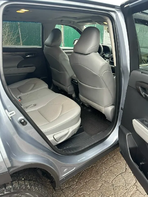 Продаю toyota highlander 2021 год в родном окрасе! пробег 69.000 мотор 3.5 297 л. с птс сделан 250 л. с до налоговая полный привод машина полностью вся в шумке! поклеена бронепленка бампер капот крылья и все зоны риски! вентиляция / подогрев сидений /электропривод сидений/память водительского сидения подогрев руля и дворников музыка jbl 10 колонок +сабвуфер+усилитель hellion ham 12 3-зоный климат контроль, полный электропакет, 7 мест. слепые зоны/адаптивный свет/электропривод багажника открытие багажника без рук led фары/безключевой доступ/безпроводная зарядка телефона камеры 360 лёгкосплавные диски r20 комплект зимней резины yokohama автозапуск starline предмаксимальная комплектация в машине есть все, кроме панорамы и проекции собственник осмотр макеевка кредит обмен цена 4.950.000 торг у капота +79185351352 +79493029795 📞 звоните: +7(949)3029795 - фотография - 6