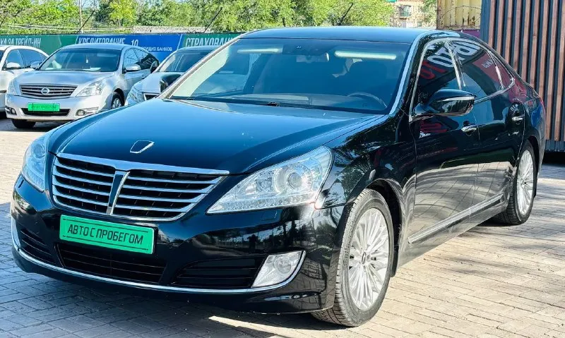 ❤️hyundai equus двигатель:3.8 ⛽️вид топлива:бензин ⚙️кпп:акпп кузов:седан пробег: 197.000 км 📅год выпуска: 2016 💰цена: 1.680.000 руб •усилитель руля. •эл стеклоподъёмники •мультимедиа •климат контроль 4х зонный •подогревы всех сидений •вентиляция всех сидений •приводы всех сидений •привод руля с обогревом •без ключевой доступ •дотяжки дверей и багажника •складывания зеркал •камера заднего вида •подсветка салона •альконтара •задний полный пакет управления акустикой и климат контролем автомобиля 🚘автосалон автото4ка продажа возможна : ✅наличный расчет 9️⃣4️⃣9️⃣5️⃣1️⃣1️⃣1️⃣1️⃣5️⃣6️⃣ 🌎находимся по адресу 📍г. мариуполь ул. макара мазая 4️⃣1️⃣ с 10.00 до18.00 - фотография - 1