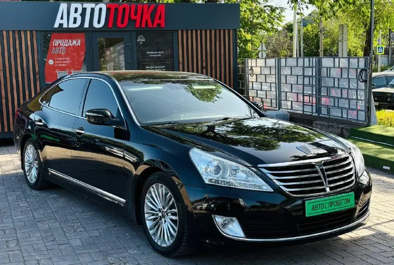 ❤️hyundai equus двигатель:3.8 ⛽️вид топлива:бензин ⚙️кпп:акпп кузов:седан пробег: 197.000 км 📅год выпуска: 2016 💰цена: 1.680.000 руб •усилитель руля. •эл стеклоподъёмники •мультимедиа •климат контроль 4х зонный •подогревы всех сидений •вентиляция всех сидений •приводы всех сидений •привод руля с обогревом •без ключевой доступ •дотяжки дверей и багажника •складывания зеркал •камера заднего вида •подсветка салона •альконтара •задний полный пакет управления акустикой и климат контролем автомобиля 🚘автосалон автото4ка продажа возможна : ✅наличный расчет 9️⃣4️⃣9️⃣5️⃣1️⃣1️⃣1️⃣1️⃣5️⃣6️⃣ 🌎находимся по адресу 📍г. мариуполь ул. макара мазая 4️⃣1️⃣ с 10.00 до18.00 - фотография - 3