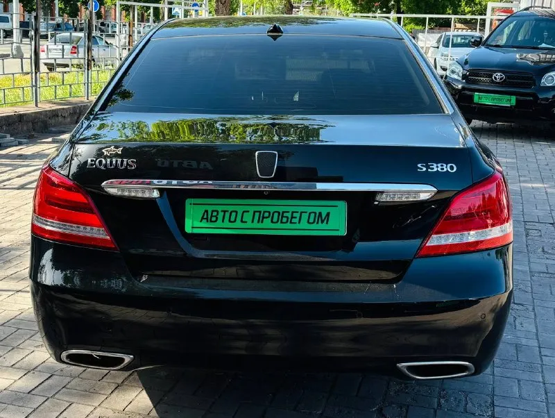 ❤️hyundai equus двигатель:3.8 ⛽️вид топлива:бензин ⚙️кпп:акпп кузов:седан пробег: 197.000 км 📅год выпуска: 2016 💰цена: 1.680.000 руб •усилитель руля. •эл стеклоподъёмники •мультимедиа •климат контроль 4х зонный •подогревы всех сидений •вентиляция всех сидений •приводы всех сидений •привод руля с обогревом •без ключевой доступ •дотяжки дверей и багажника •складывания зеркал •камера заднего вида •подсветка салона •альконтара •задний полный пакет управления акустикой и климат контролем автомобиля 🚘автосалон автото4ка продажа возможна : ✅наличный расчет 9️⃣4️⃣9️⃣5️⃣1️⃣1️⃣1️⃣1️⃣5️⃣6️⃣ 🌎находимся по адресу 📍г. мариуполь ул. макара мазая 4️⃣1️⃣ с 10.00 до18.00 - фотография - 5