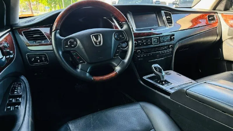 ❤️hyundai equus двигатель:3.8 ⛽️вид топлива:бензин ⚙️кпп:акпп кузов:седан пробег: 197.000 км 📅год выпуска: 2016 💰цена: 1.680.000 руб •усилитель руля. •эл стеклоподъёмники •мультимедиа •климат контроль 4х зонный •подогревы всех сидений •вентиляция всех сидений •приводы всех сидений •привод руля с обогревом •без ключевой доступ •дотяжки дверей и багажника •складывания зеркал •камера заднего вида •подсветка салона •альконтара •задний полный пакет управления акустикой и климат контролем автомобиля 🚘автосалон автото4ка продажа возможна : ✅наличный расчет 9️⃣4️⃣9️⃣5️⃣1️⃣1️⃣1️⃣1️⃣5️⃣6️⃣ 🌎находимся по адресу 📍г. мариуполь ул. макара мазая 4️⃣1️⃣ с 10.00 до18.00 - фотография - 7