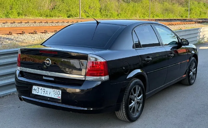 Продам: opel vectra c 1.8 бензин, механика 2008 года выпуска кузов хороший не гнилой днище, пороги, арки без ржавчины очень много вложили в авто техника новой машины кондиционер электронные стеклоподъемники, гур, магнитола сигнализация пробег оригинал 201.000 км можем ехать на любые сто и проверять я только за, за авто не стыдно звоните все по тел расскажу ухоженный автомобиль цена490.000руб. +79493829905 феникс +79198860059 мтс 📞 🇷🇺 звоните: +7(919)8860059 - фотография - 4