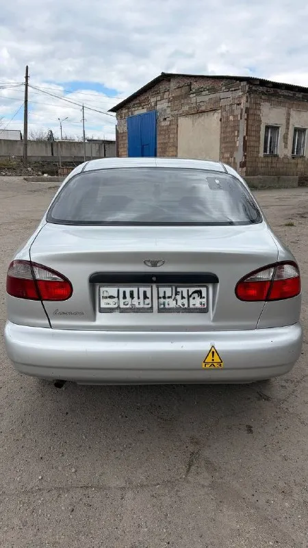 Продам део ланос 2006 года( поляк) мотор: e-tech 1,5 86 л. с пробег: 161570 км( не скрученный) полностью обслужена ( ремень грм и водная помпа 15000 тыс км назад, стойки перед+ зад, передние диски, колодки перед+ зад фары с оптикой led) также установлена музыка с усилком и магнитолой стоит газ евро 2( вписанный) есть момент по кузову( левое переднее крыло), «рыжики»( виден на фото) при встрече все покажу с продажей отдам зимнюю резину цена: 310000 тысяч( торг) номер: +79494331272 матвей осмотр: макеевка/ донецк - фотография - 2