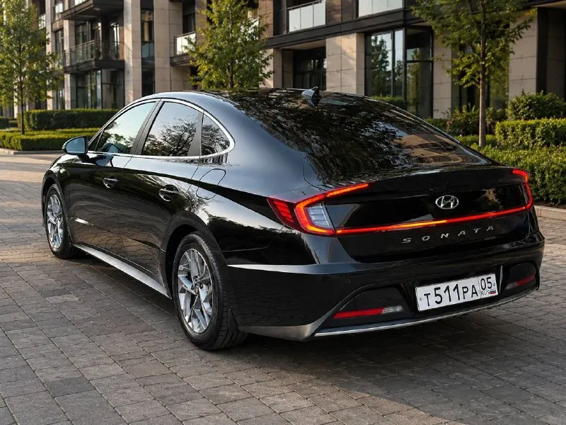 Продам hyundai sonata 2020 года. двигатель 2.0 бензин, едет бодро и при этом расход нормальный. машину покупали для себя жалели обслуживали покупалась у официального дилера, не пригнанная. пробег родной — 110тыс. км. по состоянию всё честно: не битая, не крашеная, вся в родном окрасе. никаких скрытых проблем нет. салон чистый не прокуренный как новый !!! комплектация хорошая, есть всё для комфортной езды. машина для семьи кто ищет для себя лучше не найти — сел и поехал, ничего делать не нужно. если есть вопросы — пишите или звоните 👍 цена 2 170 000 торг минимальный символический возможен обмен на паркетник или джип на обмен как и у всех автомобиль буду оценивать дороже +79495095858 макс +79895435743 телеграм ватсап звоните в любое время связь плохая - фотография - 6