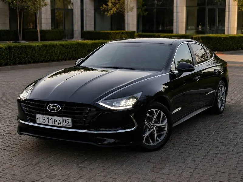 Продам hyundai sonata 2020 года. двигатель 2.0 бензин, едет бодро и при этом расход нормальный. машину покупали для себя жалели обслуживали покупалась у официального дилера, не пригнанная. пробег родной — 110тыс. км. по состоянию всё честно: не битая, не крашеная, вся в родном окрасе. никаких скрытых проблем нет. салон чистый не прокуренный как новый !!! комплектация хорошая, есть всё для комфортной езды. машина для семьи кто ищет для себя лучше не найти — сел и поехал, ничего делать не нужно. если есть вопросы — пишите или звоните 👍 цена 2 170 000 торг минимальный символический возможен обмен на паркетник или джип на обмен как и у всех автомобиль буду оценивать дороже +79495095858 макс +79895435743 телеграм ватсап звоните в любое время связь плохая 📲 tg: николай н а 📞 звоните: +7(949)5095858 - фотография - 2