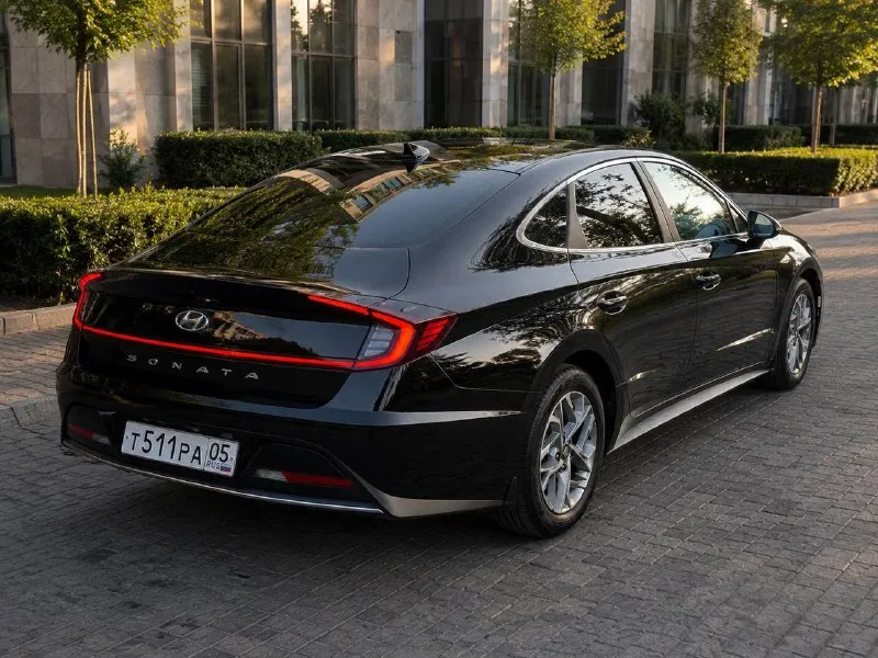 Продам hyundai sonata 2020 года. двигатель 2.0 бензин, едет бодро и при этом расход нормальный. машину покупали для себя жалели обслуживали покупалась у официального дилера, не пригнанная. пробег родной — 110тыс. км. по состоянию всё честно: не битая, не крашеная, вся в родном окрасе. никаких скрытых проблем нет. салон чистый не прокуренный как новый !!! комплектация хорошая, есть всё для комфортной езды. машина для семьи кто ищет для себя лучше не найти — сел и поехал, ничего делать не нужно. если есть вопросы — пишите или звоните 👍 цена 2 170 000 торг минимальный символический возможен обмен на паркетник или джип на обмен как и у всех автомобиль буду оценивать дороже +79495095858 макс +79895435743 телеграм ватсап звоните в любое время связь плохая 📲 tg: николай н а 📞 звоните: +7(949)5095858 - фотография - 5