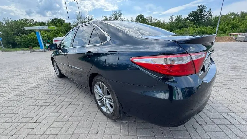 Продам toyota camry 55 2016 г. в., двигатель 2.5., акпп - 6 ступенчатый комплектация se, aisin, 181 л. с., пробег 180 000 тыс. км. салон ухоженный алькантара, состояние сел и поехал все расходники поменяны, делать ничего не нужно. отличная акустика + камера заднего хода. по кузову есть незначительные коцки любые проверки, 2 владельца. цена : 1450000 ( торг) город донецк, днр, тел. +79496735127 - фотография - 4