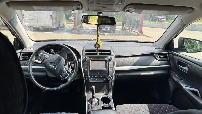 Продам toyota camry 55 2016 г. в., двигатель 2.5., акпп - 6 ступенчатый комплектация se, aisin, 181 л. с., пробег 180 000 тыс. км. салон ухоженный алькантара, состояние сел и поехал все расходники поменяны, делать ничего не нужно. отличная акустика + камера заднего хода. по кузову есть незначительные коцки любые проверки, 2 владельца. цена : 1450000 ( торг) город донецк, днр, тел. +79496735127 - фотография - 6