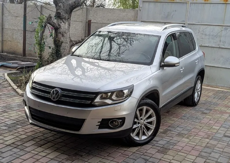 📢 продам volkswagen tiguan в идеале не бит не крашен 100%(цена-1м180тр)(возможен кредит) 🔹год 2014 🔹двигатель 2л бензин (200лс) 🔹коробка: автомат :aisin 6ступка 🔹учёт рф любое оформление на вас цена 1м180т. р торг звоните 🔹авто просто в шикарном состоянии как новый не бит не крашен 100 % ходовка супер двигатель и кпп работают отлично, кузов в идеальном состоянии, салон велюр как новый. хорошая музыка, сигнализация, эл стеклоподъёмники датчик света и дождя хорошая аудио система и т. д 🔹телефон :+79490030134 (мах+79490030134)(телеграм +79497396813) вацап +380714978907) 📲 tg: ваня костенко 📞 звоните: +7(949)0030134 - фотография - 2