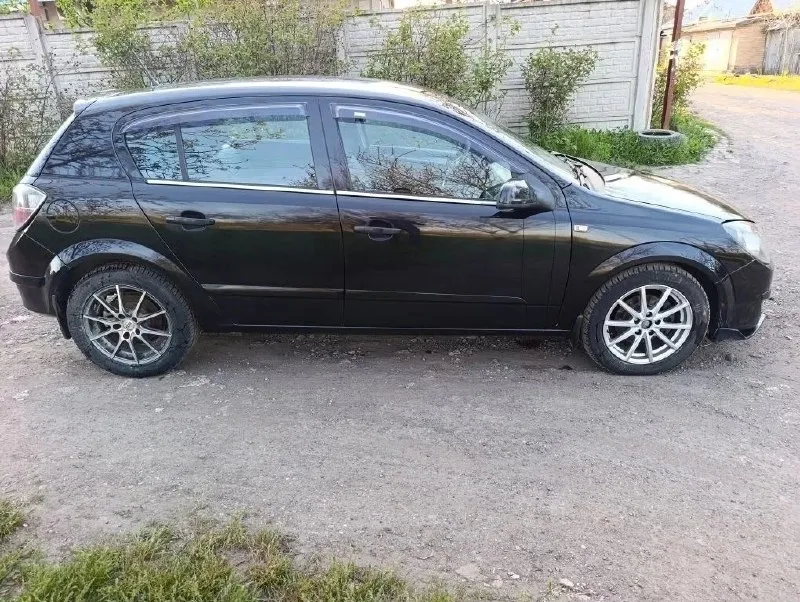 Продажа в днр опель астра 2007 г мотор 1, 8 коробка автомат, состояние нормальное. цена 570 тыс. руб. возможен обмен с моей или вашей доплатой. +79495119797 - фотография - 4