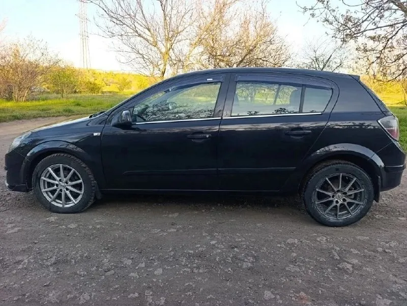 Продажа в днр опель астра 2007 г мотор 1, 8 коробка автомат, состояние нормальное. цена 570 тыс. руб. возможен обмен с моей или вашей доплатой. +79495119797 - фотография - 5