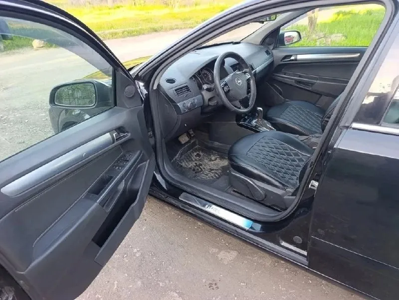 Продажа в днр опель астра 2007 г мотор 1, 8 коробка автомат, состояние нормальное. цена 570 тыс. руб. возможен обмен с моей или вашей доплатой. +79495119797 - фотография - 6