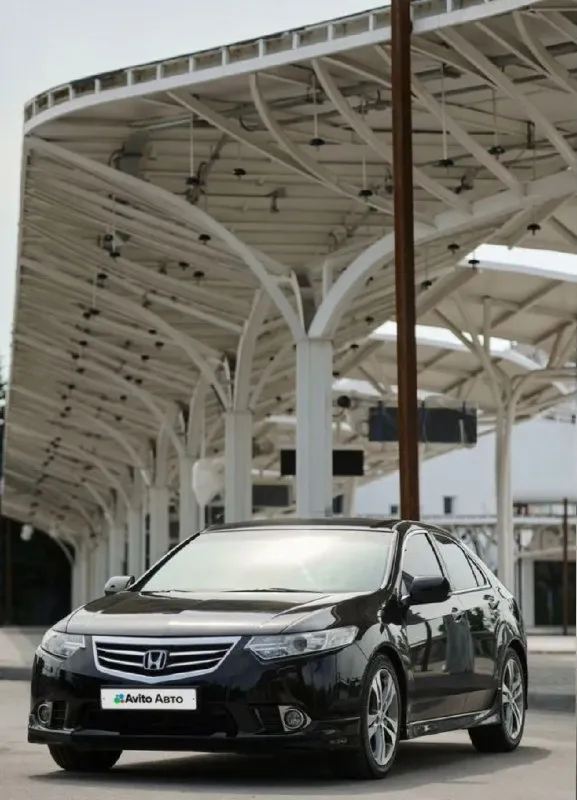 Продаю honda accord type-s рестайлинг, 2011 года с мотором 2.4литра, атмосферник на 200 лс. птс оригинал, два хозяина. два ключа. все кузовные детали и стекла родные! безопасность не срабатывала, проемы не красились! никакой гнили, ржавчины нет. есть косметически окрашенные вторично элементы. машина местная, покупалась в ростове у официального дилера и эксплуатировалась только в ростове. полностью черная на черном салоне. своевременно обслуживали и следил за авто. масло в двигатель меняли каждые 4-5 тысяч. есть 2 комплекта резины лето/зима никаких юридических запретов и ограничений на машине. внешне авто без переделок, всё в оригинале, соответственно на учет на вас встанет без проблем. подробнее все вопросы по телефону +79494475482 на этом номере макс. или 89525740631. цена 1.430 торг никто не отменял. - фотография - 2