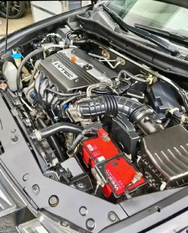 Продаю honda accord type-s рестайлинг, 2011 года с мотором 2.4литра, атмосферник на 200 лс. птс оригинал, два хозяина. два ключа. все кузовные детали и стекла родные! безопасность не срабатывала, проемы не красились! никакой гнили, ржавчины нет. есть косметически окрашенные вторично элементы. машина местная, покупалась в ростове у официального дилера и эксплуатировалась только в ростове. полностью черная на черном салоне. своевременно обслуживали и следил за авто. масло в двигатель меняли каждые 4-5 тысяч. есть 2 комплекта резины лето/зима никаких юридических запретов и ограничений на машине. внешне авто без переделок, всё в оригинале, соответственно на учет на вас встанет без проблем. подробнее все вопросы по телефону +79494475482 на этом номере макс. или 89525740631. цена 1.430 торг никто не отменял. - фотография - 7