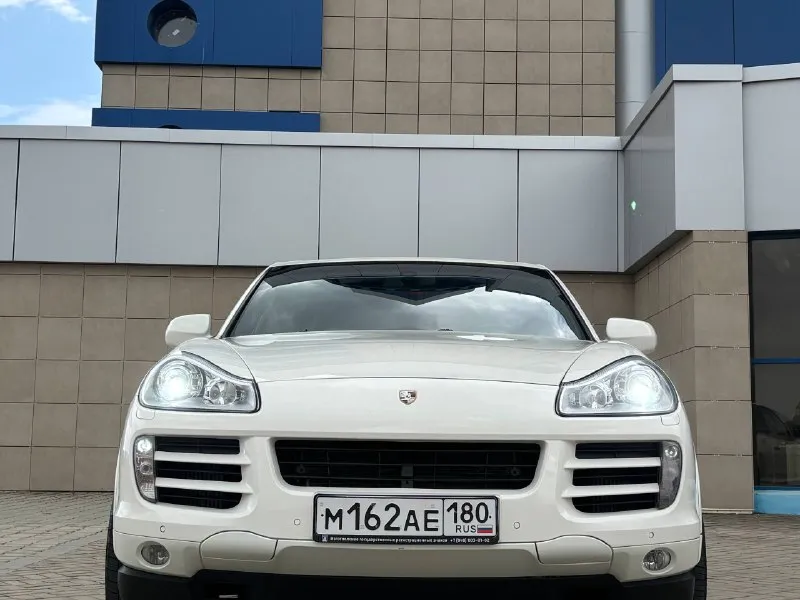 Продаю porsche cayenne 3.0 дизель 2009 год выпуска пробег 233 000 автомобиль в отличном состоянии, как технически так и эстетически! мотор работает тихо и мягко!динамика впечатляет!расход радует! не дымит не на холодную не на горячую! расхода масла нет! коробка переключает мягко, замечаний нет! ходовая:новые рычаги, сайлентблоки шаровые подшипники и тд. . сзади новые сайленблоки, новые развалочные болты! в двигателе новое масло liqui moly top tec!фильтра поменяны! блокировки работают без замечаний! новое лето на r21 колесе и r19 на хорошей зиме! салон в отличном состоянии! чистый ухоженный!руль не перешивался не красился! все стёкла завод! почти весь в заводском окрасе!(пару косметик по 200 микрон) очень стильный красивый динамичный автомобиль!! цена 1 750.000₽ остальные вопросы по телефону : +7 949 636 18 68 (телеграмм) +380681107552 (воцап телеграмм) - фотография - 3