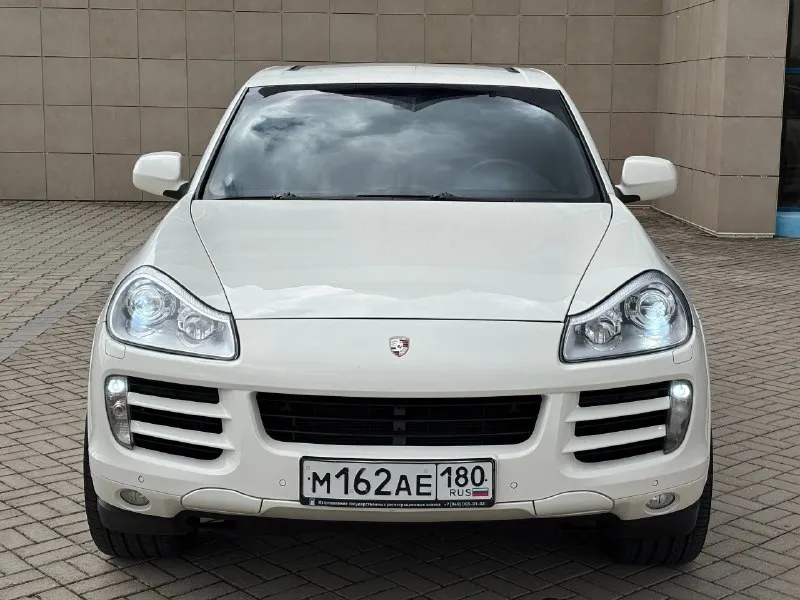 Продаю porsche cayenne 3.0 дизель 2009 год выпуска пробег 233 000 автомобиль в отличном состоянии, как технически так и эстетически! мотор работает тихо и мягко!динамика впечатляет!расход радует! не дымит не на холодную не на горячую! расхода масла нет! коробка переключает мягко, замечаний нет! ходовая:новые рычаги, сайлентблоки шаровые подшипники и тд. . сзади новые сайленблоки, новые развалочные болты! в двигателе новое масло liqui moly top tec!фильтра поменяны! блокировки работают без замечаний! новое лето на r21 колесе и r19 на хорошей зиме! салон в отличном состоянии! чистый ухоженный!руль не перешивался не красился! все стёкла завод! почти весь в заводском окрасе!(пару косметик по 200 микрон) очень стильный красивый динамичный автомобиль!! цена 1 750.000₽ остальные вопросы по телефону : +7 949 636 18 68 (телеграмм) +380681107552 (воцап телеграмм) - фотография - 4