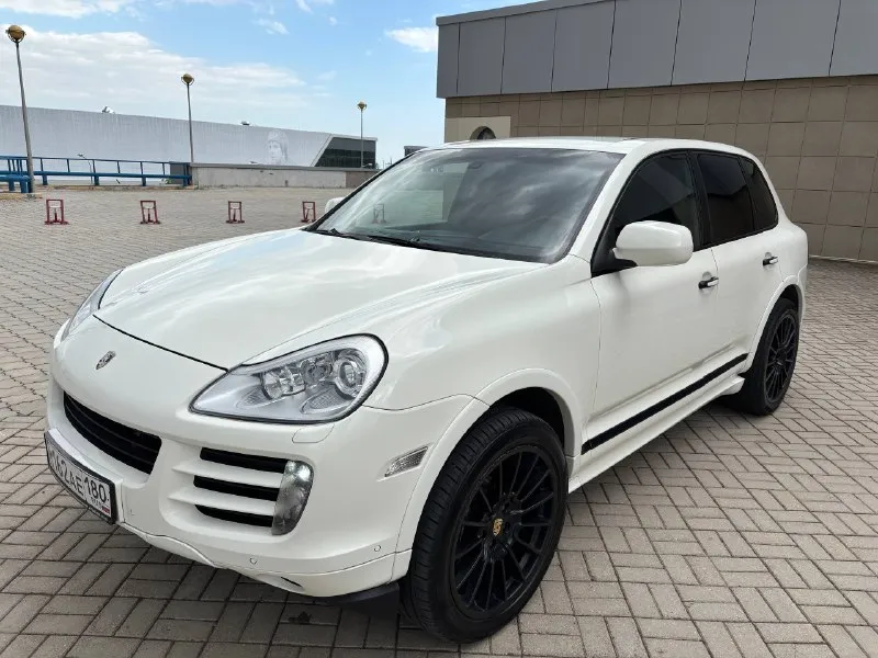 Продаю porsche cayenne 3.0 дизель 2009 год выпуска пробег 233 000 автомобиль в отличном состоянии, как технически так и эстетически! мотор работает тихо и мягко!динамика впечатляет!расход радует! не дымит не на холодную не на горячую! расхода масла нет! коробка переключает мягко, замечаний нет! ходовая:новые рычаги, сайлентблоки шаровые подшипники и тд. . сзади новые сайленблоки, новые развалочные болты! в двигателе новое масло liqui moly top tec!фильтра поменяны! блокировки работают без замечаний! новое лето на r21 колесе и r19 на хорошей зиме! салон в отличном состоянии! чистый ухоженный!руль не перешивался не красился! все стёкла завод! почти весь в заводском окрасе!(пару косметик по 200 микрон) очень стильный красивый динамичный автомобиль!! цена 1 750.000₽ остальные вопросы по телефону : +7 949 636 18 68 (телеграмм) +380681107552 (воцап телеграмм) - фотография - 6