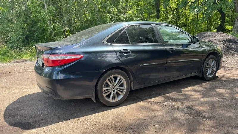 Toyota camry 55 se год выпуска: 2015 тип двигателя: бензиновый, 2.5 пробег: 178000 км коробка передач: автомат (aisin) + подрулевые лепестки. комплектация: • датчики света • электрорегулировка зеркал • электроподъёмники • кондиционер • сенсорный монитор с bluetooth, usb, aux • круиз-контроль • мультируль • датчики давления шин • электрорегулировка сиденья цена: 1.380000🍋 автомобиль большую часть времени стоит в гараже. юридически чист, без обременений. вопросы по телефону: +79496735127 - фотография - 2