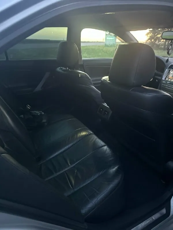 Продам toyota camry 2008 года цена-880.000 рублей(торг) пробег 242 тыс км двигатель 2.4 коробка -обыкновенный автомат движок в отличном состоянии, масло не расходует совсем. коробка переключается плавно, по ходовой части также нет никаких нареканий. по комплектации кожаный салон, подогрев сидений, кнопка старт-стоп, сигнализация с обратной связью, установлен андроид планшет, двухзонный климат контроль, также стоит газ евро 4. остальные вопросы по телефону +7 (949) 365-53-75 (телеграм, max) +7 (901) 000-63-42 (телеграм) 📞 звоните: +7(949)3655375 - фотография - 6