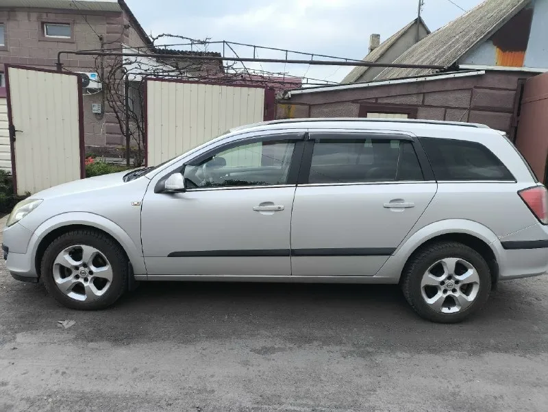 Opel astra h, год-2004,мотор- 1.4 90 л/с, пробег-196 000,коробка-механика, бензин, вложений не требуется, подогрев передних сидений, цена 450 000 +7949 344-91-86 📞 звоните: +7(949)3449186 - фотография - 1