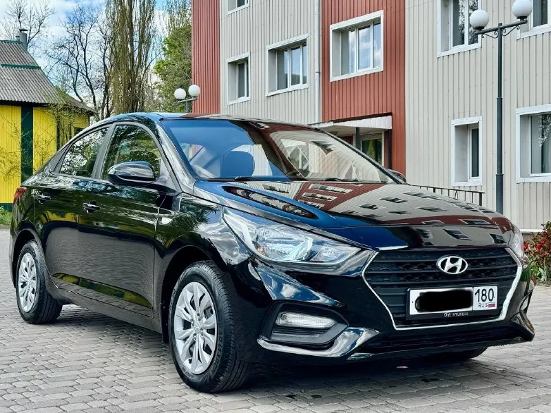Hyundai solaris 1.6 механика (123 л. с.), 2019г цена 1 150 000 руб. состояние — идеал! без рыжиков, без сварных порогов, оригинальная краска (проверяется толщиномером). пробег 117 000 км. я одни хозяин. комплектация: кондиционер, подогрев сидений и зеркал, камера заднего вида, круиз-контроль, led-фары. обслуживание: запчасти только оригинал/ автомобиль только лишний недавно прошел т/во двигатель 1.6 – в отличном состоянии. (состояние новой). в машине салон как новый. автомобиль всегда находится в гараже зимой летом. осмотра). в донецке. звоните / пишите в любое время. телефон +7 949 537 04 17 - фотография - 2