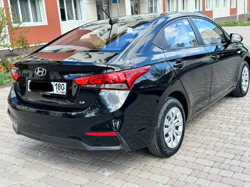 Hyundai solaris 1.6 механика (123 л. с.), 2019г цена 1 150 000 руб. состояние — идеал! без рыжиков, без сварных порогов, оригинальная краска (проверяется толщиномером). пробег 117 000 км. я одни хозяин. комплектация: кондиционер, подогрев сидений и зеркал, камера заднего вида, круиз-контроль, led-фары. обслуживание: запчасти только оригинал/ автомобиль только лишний недавно прошел т/во двигатель 1.6 – в отличном состоянии. (состояние новой). в машине салон как новый. автомобиль всегда находится в гараже зимой летом. осмотра). в донецке. звоните / пишите в любое время. телефон +7 949 537 04 17 - фотография - 8