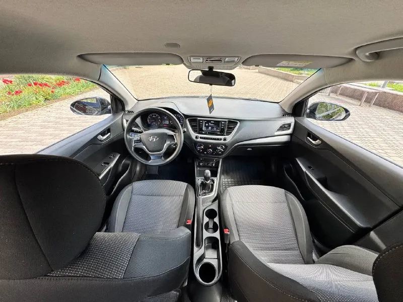 Hyundai solaris 1.6 механика (123 л. с.), 2019г цена 1 150 000 руб. состояние — идеал! без рыжиков, без сварных порогов, оригинальная краска (проверяется толщиномером). пробег 117 000 км. я одни хозяин. комплектация: кондиционер, подогрев сидений и зеркал, камера заднего вида, круиз-контроль, led-фары. обслуживание: запчасти только оригинал/ автомобиль только лишний недавно прошел т/во двигатель 1.6 – в отличном состоянии. (состояние новой). в машине салон как новый. автомобиль всегда находится в гараже зимой летом. осмотра). в донецке. звоните / пишите в любое время. телефон +7 949 537 04 17 - фотография - 9