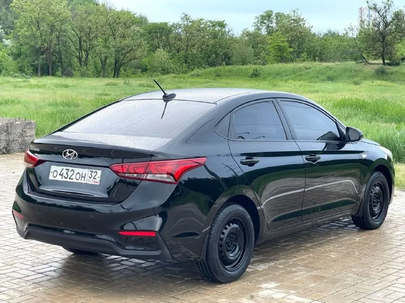 🔥 hyundai solaris restyling🔥 в шикарном состоянии! ✅куплен новым в салоне в 2017г ✅кузов седан ✅бензиновый (атмосферный) ✅коробка механика 6 ступка ✅передний привод ✅пробег 138.000 тыс. км ✅без дтп 🔥комплектация🔥 ✅сигнализация ✅лэд в фарах ✅сигнализация ✅разъемы под aux usb ✅разъем 12v ✅магнитола ✅тех осмотр пройден, готов к регистрации в мрэо ☑️есть видео обзор, пишите сброшу 🔥в подарок новому владельцу полный бак топлива🔥 ✅донецк. стоимость1.125.000₽ тел. +7949-50-800-60 📞 звоните: +7(949)5080060 - фотография - 3