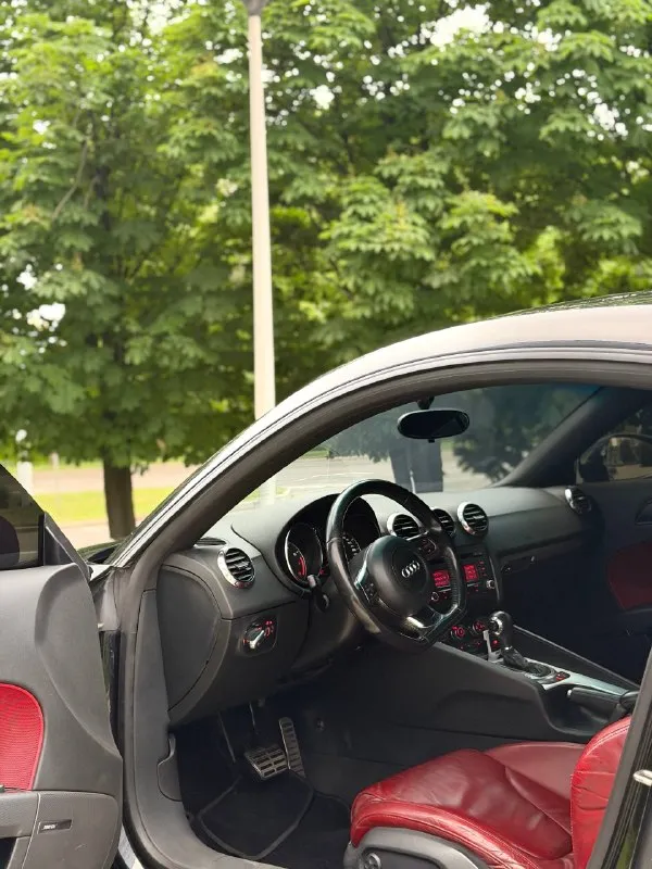 🚀 audi tt, 2009 год 2 литра турбо, коробка автомат. едет бодро, рулится остро и дарит именно те ощущения, за которые любят tt. ✅ зеленая автотека ✅ родной пробег — 170.000 км ✅ отличное состояние ✅ и коробка работают без нареканий ✅ внешне выглядит очень эффектно — внимание собирает стабильно автомобиль ухоженный. салон приятный, свежий, всё работает, едет собрано и уверенно. осмотр в г. донецк 🔄 возможен обмен 💳 возможна продажа в кредит 💰 цена: 1 170 000 (торг быстрым) ☎️ 89281188827 ☎️ +7 949 742-53-98 📞 звоните: +7(949)7425398 - фотография - 6