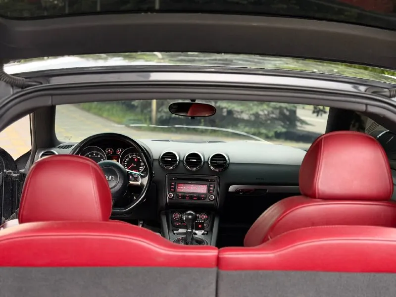🚀 audi tt, 2009 год 2 литра турбо, коробка автомат. едет бодро, рулится остро и дарит именно те ощущения, за которые любят tt. ✅ зеленая автотека ✅ родной пробег — 170.000 км ✅ отличное состояние ✅ и коробка работают без нареканий ✅ внешне выглядит очень эффектно — внимание собирает стабильно автомобиль ухоженный. салон приятный, свежий, всё работает, едет собрано и уверенно. осмотр в г. донецк 🔄 возможен обмен 💳 возможна продажа в кредит 💰 цена: 1 170 000 (торг быстрым) ☎️ 89281188827 ☎️ +7 949 742-53-98 📞 звоните: +7(949)7425398 - фотография - 8