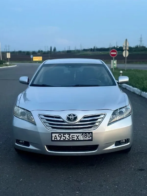 Продам toyota camry 2008 года цена-880.000 рублей(торг) пробег 242 тыс км двигатель 2.4 коробка -обыкновенный автомат движок в отличном состоянии, масло не расходует совсем. коробка переключается плавно, по ходовой части также нет никаких нареканий. по комплектации кожаный салон, подогрев сидений, кнопка старт-стоп, сигнализация с обратной связью, установлен андроид планшет, двухзонный климат контроль, также стоит газ евро 4. остальные вопросы по телефону +7 (949) 365-53-75 +7 (901) 000-63-42 - фотография - 2
