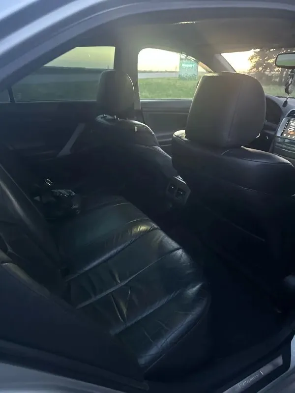 Продам toyota camry 2008 года цена-880.000 рублей(торг) пробег 242 тыс км двигатель 2.4 коробка -обыкновенный автомат движок в отличном состоянии, масло не расходует совсем. коробка переключается плавно, по ходовой части также нет никаких нареканий. по комплектации кожаный салон, подогрев сидений, кнопка старт-стоп, сигнализация с обратной связью, установлен андроид планшет, двухзонный климат контроль, также стоит газ евро 4. остальные вопросы по телефону +7 (949) 365-53-75 +7 (901) 000-63-42 - фотография - 5
