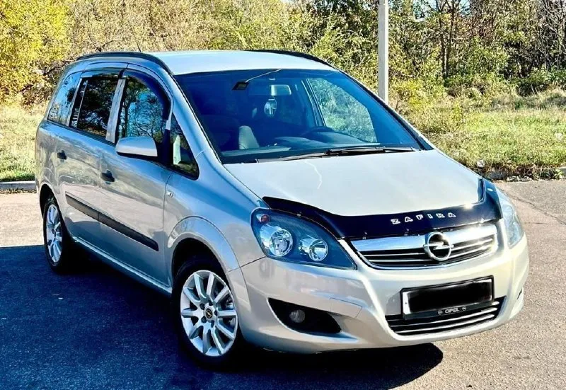 Продаю opel zafira b, ( опель зафира в), 2011 г. в. кпп механика. объем 1.6 xer ( не метан ). 7- ми местный комфортный автомобиль, удобный, семейный 🚘. пробег 175500 км осмотр в макеевке. цена 730.000 р, торг у капота. в комплекте с машиной отдам зимнюю резину 24 года в отличном состоянии. +79493273179 сергей ( если сразу не отвечу, то обязательно перезвоню ) - фотография - 1