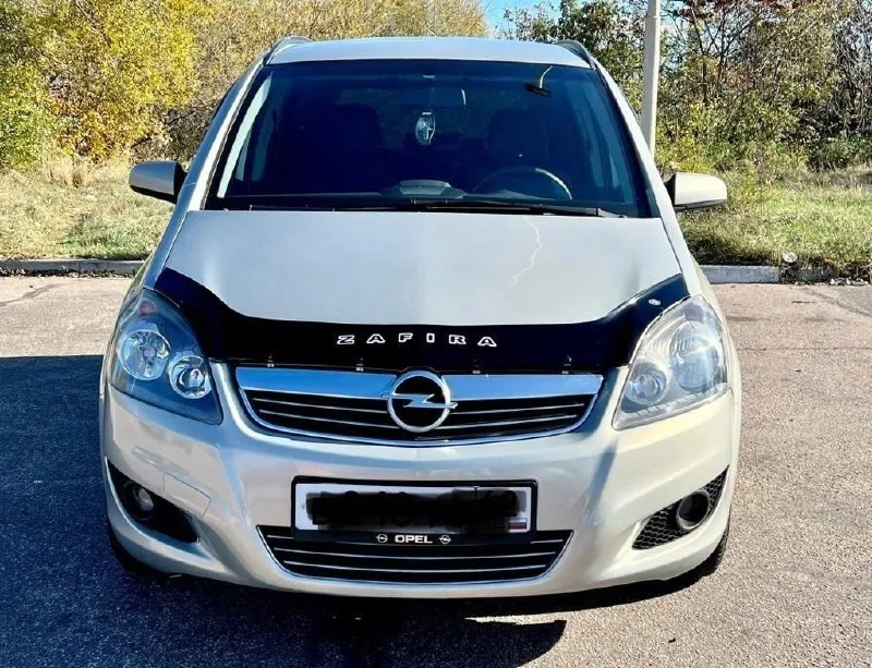 Продаю opel zafira b, ( опель зафира в), 2011 г. в. кпп механика. объем 1.6 xer ( не метан ). 7- ми местный комфортный автомобиль, удобный, семейный 🚘. пробег 175500 км осмотр в макеевке. цена 730.000 р, торг у капота. в комплекте с машиной отдам зимнюю резину 24 года в отличном состоянии. +79493273179 сергей ( если сразу не отвечу, то обязательно перезвоню ) - фотография - 2