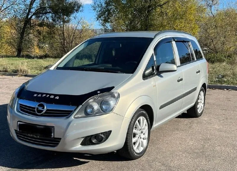 Продаю opel zafira b, ( опель зафира в), 2011 г. в. кпп механика. объем 1.6 xer ( не метан ). 7- ми местный комфортный автомобиль, удобный, семейный 🚘. пробег 175500 км осмотр в макеевке. цена 730.000 р, торг у капота. в комплекте с машиной отдам зимнюю резину 24 года в отличном состоянии. +79493273179 сергей ( если сразу не отвечу, то обязательно перезвоню ) - фотография - 4