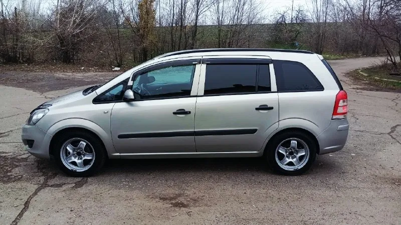 Продаю opel zafira b, ( опель зафира в), 2011 г. в. кпп механика. объем 1.6 xer ( не метан ). 7- ми местный комфортный автомобиль, удобный, семейный 🚘. пробег 175500 км осмотр в макеевке. цена 730.000 р, торг у капота. в комплекте с машиной отдам зимнюю резину 24 года в отличном состоянии. +79493273179 сергей ( если сразу не отвечу, то обязательно перезвоню ) - фотография - 5