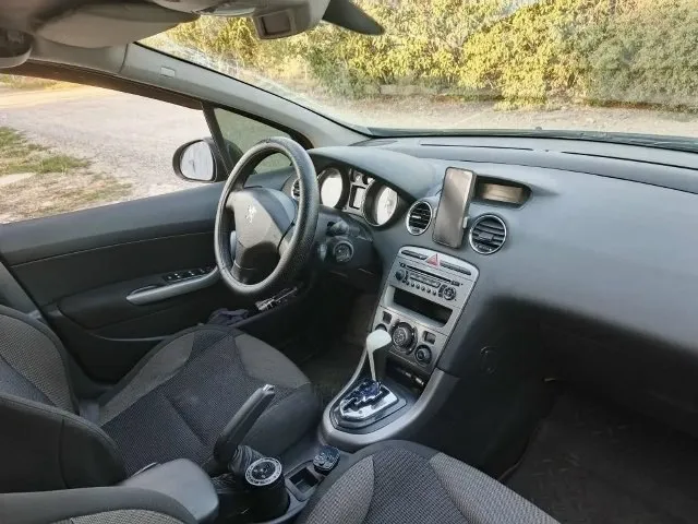Продам peugeot 308 1.6. 2008 года на ходу но требует замены вольвотроника цена 340000 79493578006 олег 📞 звоните: +7(949)3578006 - фотография - 4