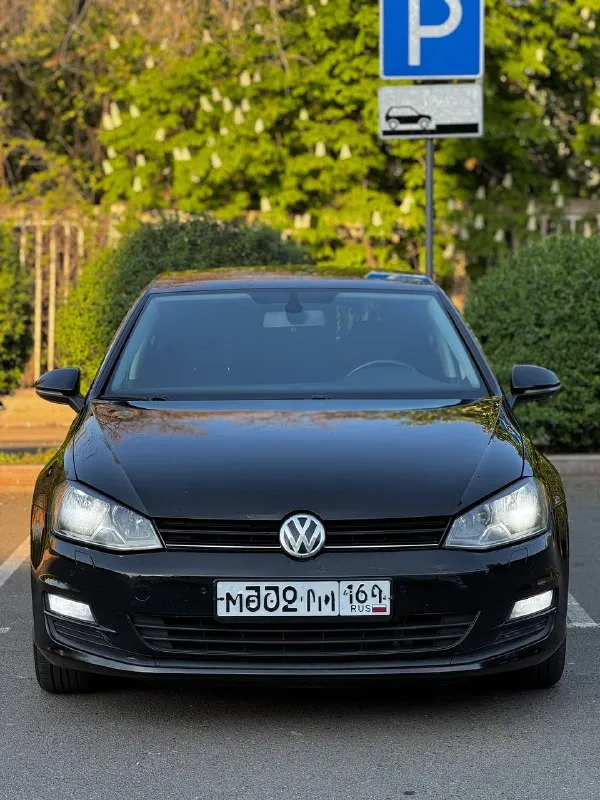 Volkswagen golf mk7 1.2 tsi мкпп 2013 г. в лучший авто в своем классе в отличном состоянии с идеальной техникой, честным пробегом подтвержденный автотекой и расходом в городском цикле 6л/100км по комплектации -двухзоный климат-контроль -полный электропакет -датчик дождя -датчик давления шин -парктроник перед/зад -обогрев зеркал/лобового/форсунок омывателя -омыватель фар -подогрев сидений -мультимедиа aux/bt 8 динамиков -серворуль -електроручник/autohold -eko режим салон как в новом авто, хорошая летняя резина! по машине сделано большое то замена всех жидкостей и фильтров, новый комплект грм перебрана вся ходовая часть до мелочей, также пружины и аморты новые!! авто готово к долгой эксплуатации без вложений!! пробег 220 тыс. км. стоимость 795 тыс. руб торг у капота! звоните +79495082418(мах) тг вотсап +79493811593 📲 tg: @kloyastarlink 📞 звоните: +7(949)5082418 - фотография - 5